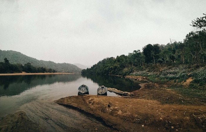 Амурские следователи выяснят, как нефтепродукты попали в реку Селемджа