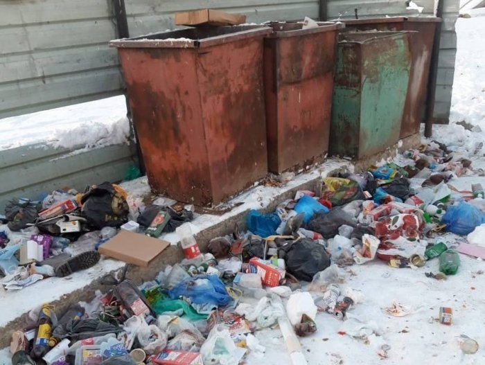 Жители колымского поселка задыхаются от мусора