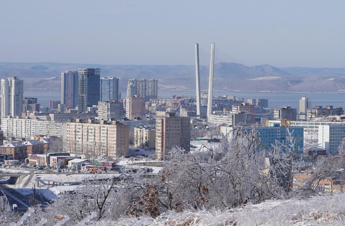 Русский мост во Владивостока очистят ото льда уже к воскресенью