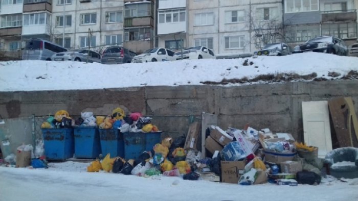 Магадан утопает в мусоре после новогодних праздников