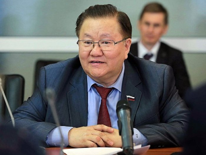 Федот Тумусов поддержал решение Президента о «всеобщей транспортной доступности» для дальневосточников