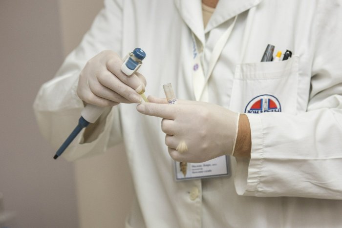 Птичьим гриппом заболели 7 сотрудников птицефабрики в России