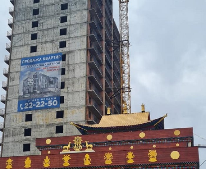 Буддисты Улан-Удэ молятся, чтобы строители обрели хоть каплю здравого смысла