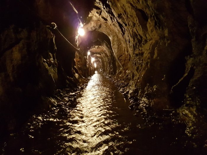 В Приморье под обвалами рудника погиб шахтер: названа причина