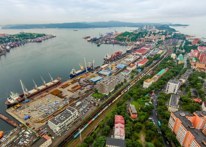 «Контейнерный «затор» в порту Владивостока продлится не менее года» - эксперт