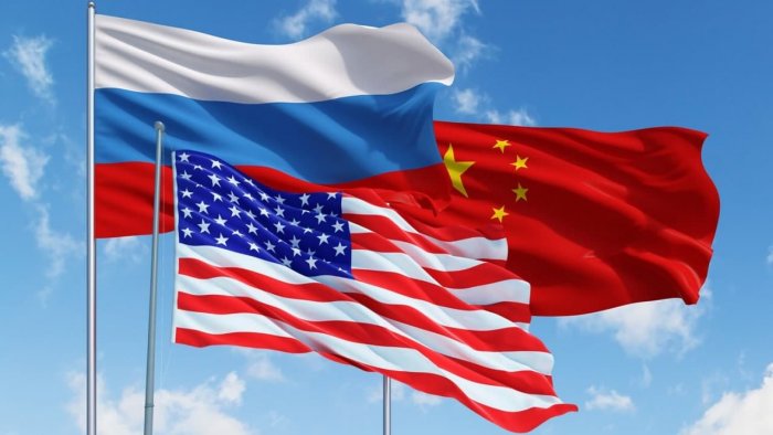 Власти США «разрываются» между Россией и Китаем?