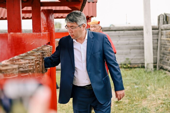 Алексей Цыденов посетил Тамчинский дацан