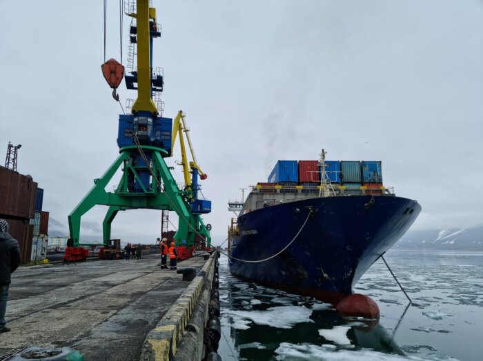 Дальневосточный округ: FESCO завезла в порты Чукотской автономии 77 тысяч тонн грузов