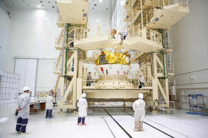 Проект «Сфера»: на космодроме «Восточный» собрали пакет с первым спутником
