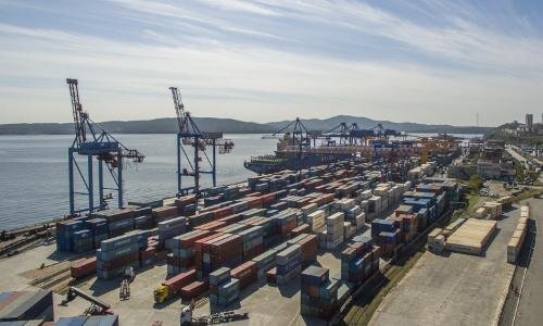 Доставить экспорт – вывезти импорт: Минтранс двинул в порты ДФО поезда за контейнерами