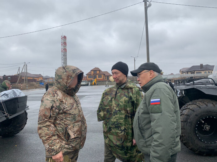 В зоне СВО Айсен Николаев передал военную технику бойцам из Якутии