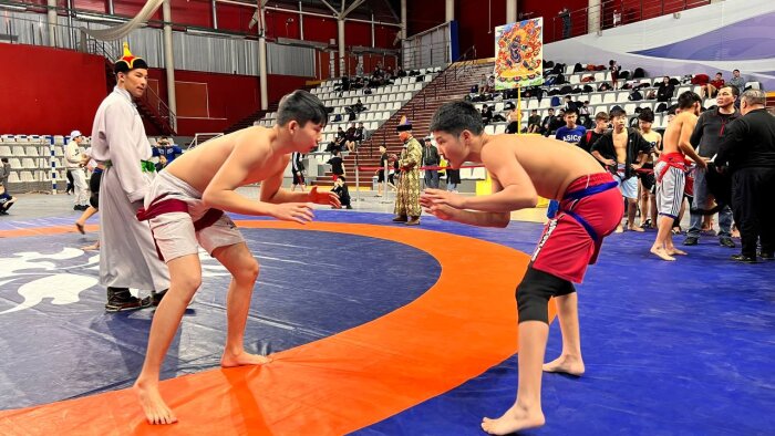 В Бурятию на Международный турнир по национальной борьбе приехали более 700 спортсменов