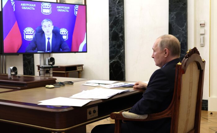 Владимир Путин поддержал намерение губернатора Приамурья баллотироваться  на второй срок