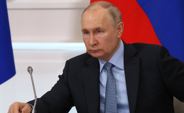 Цыденов предложил Путину строить круизный флот для Байкала