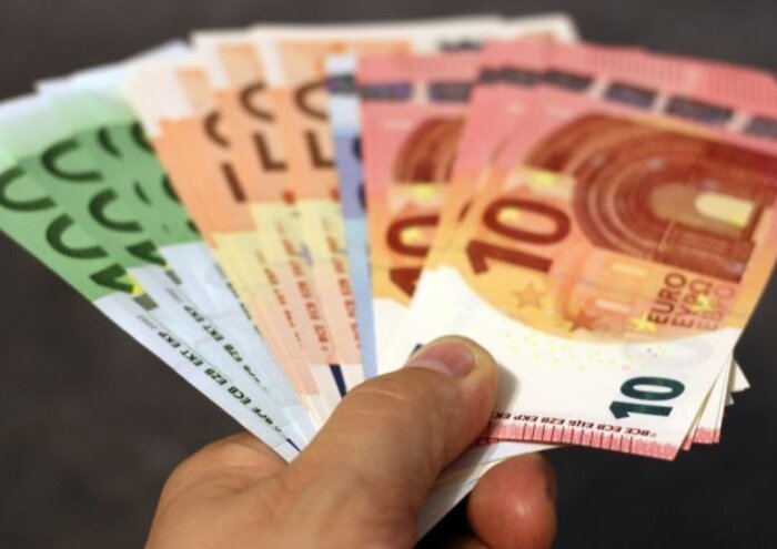 Рублевое пике: доллар за 92, евро выше 100 – что завтра?