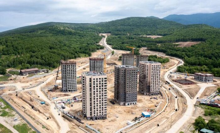 Юрий Трутнев оценил строительство жилого квартала в столице Сахалина