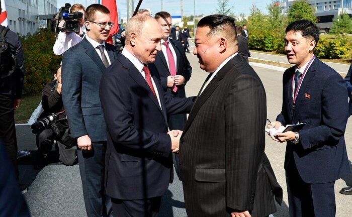 «И треснул мир напополам»: визит лидера КНДР приковал взоры всего мира к Дальнему Востоку России