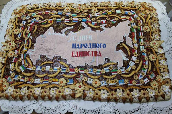 Бурятские пекари изобразили карту России на пироге