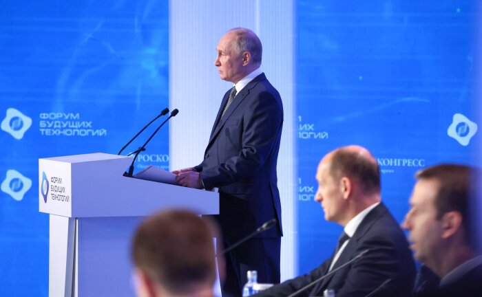 Глава Бурятии назвал грандиозным решение Путина о дополнительных выплатах медикам
