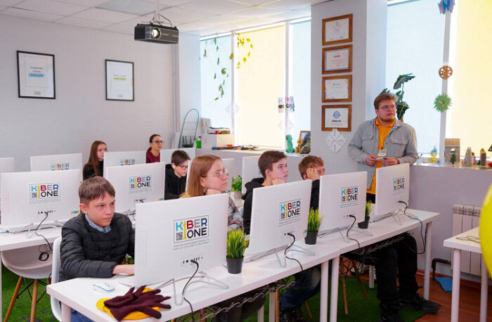 Социальный предприниматель «выращивает» во Владивостоке программистов со школьной скамьи